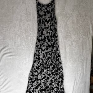 FLYNN SKY Black and Cream Floral Maxi Dress L open back